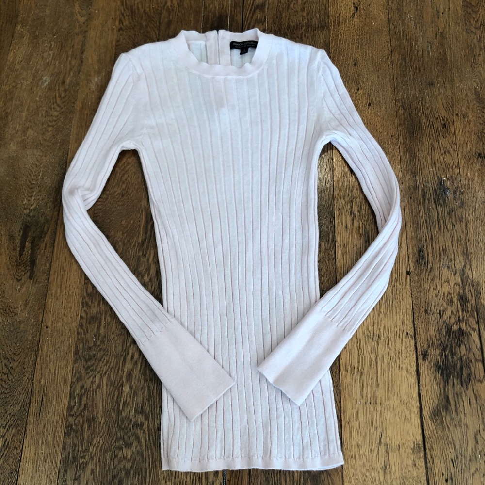 Banana Republic 100% Marino wool sweater size S
